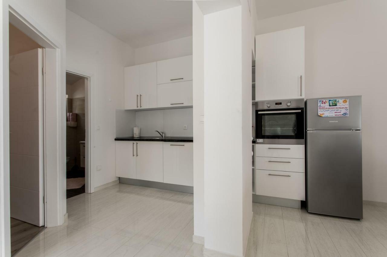 Apartmani Marija Jakir Brela Ngoại thất bức ảnh