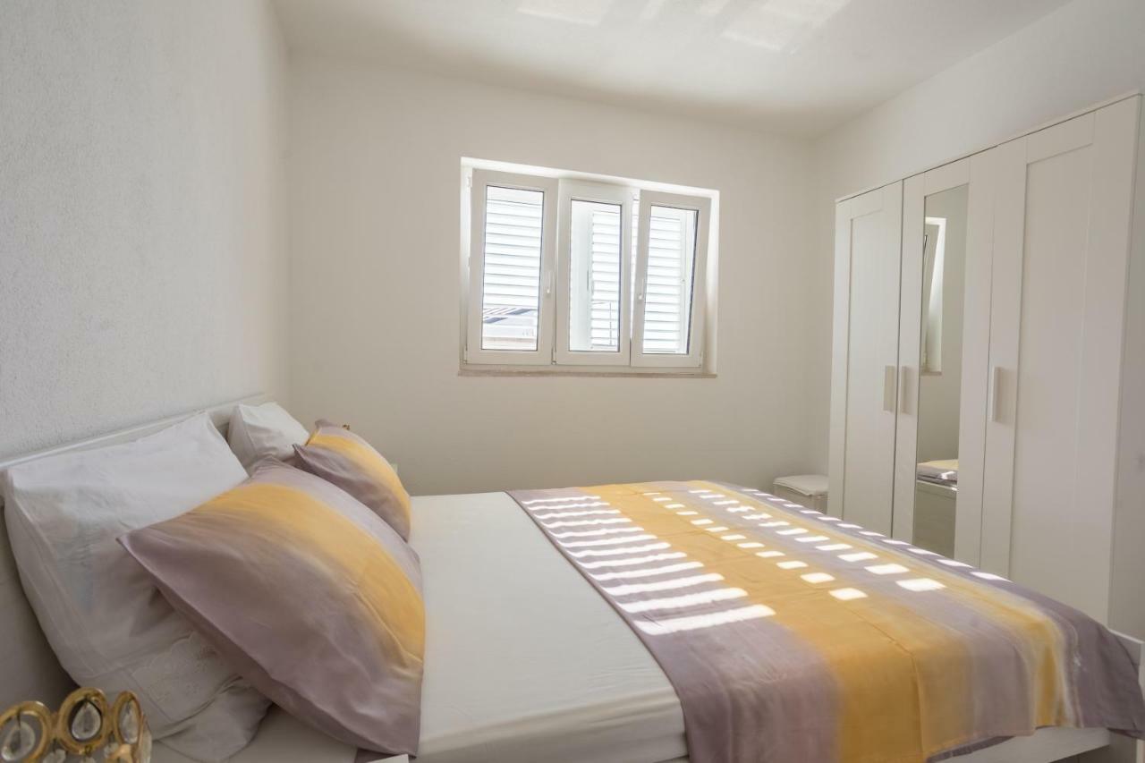 Apartmani Marija Jakir Brela Ngoại thất bức ảnh