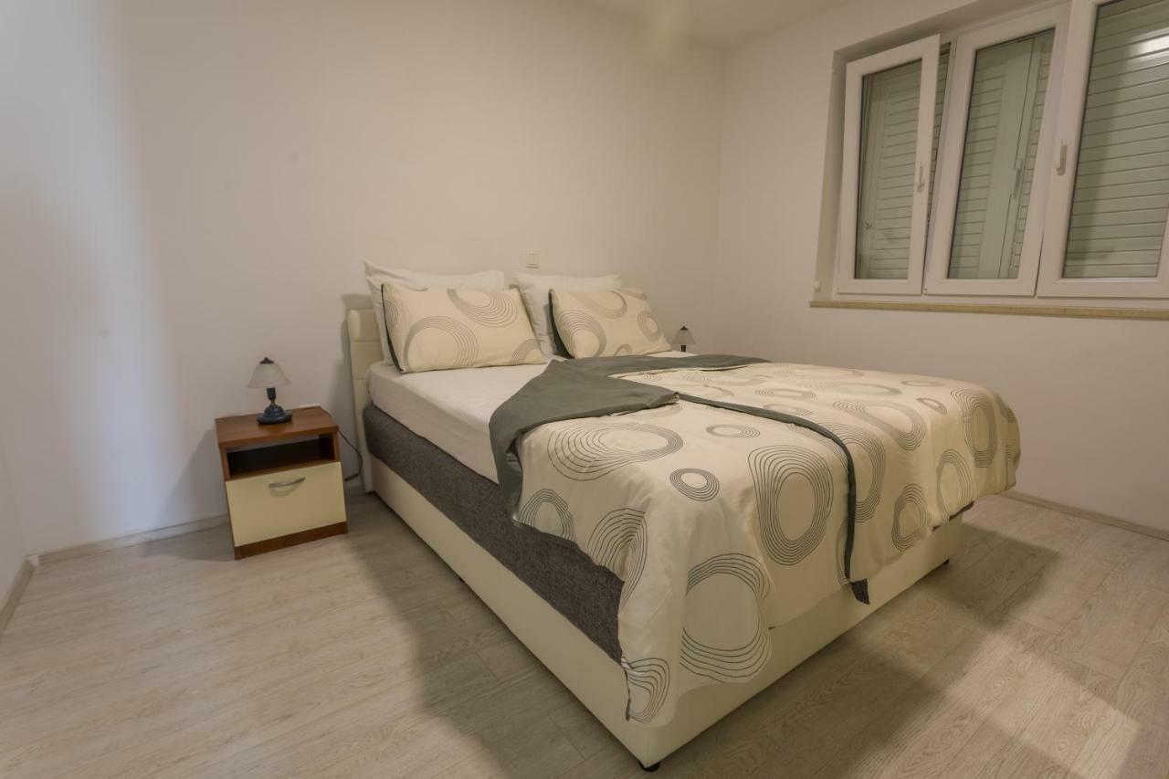 Apartmani Marija Jakir Brela Ngoại thất bức ảnh