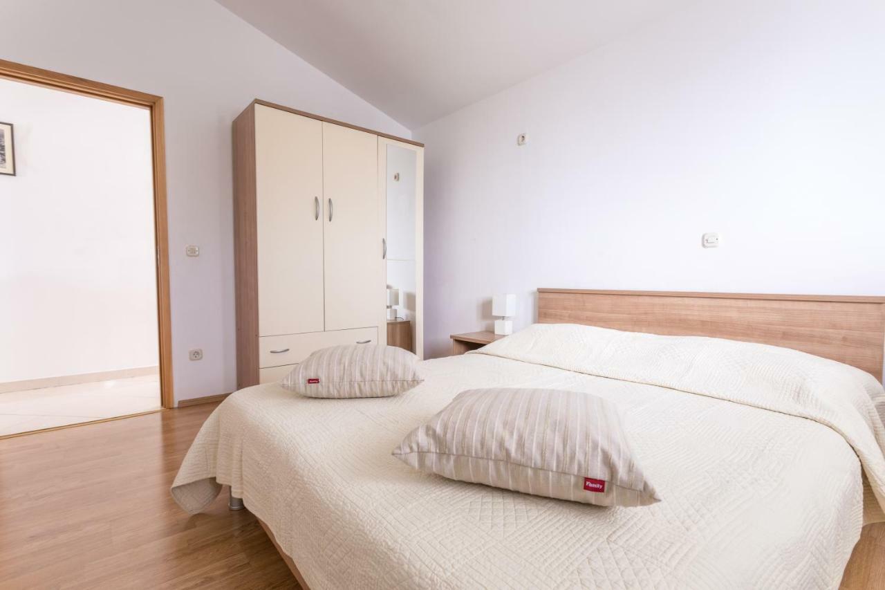 Apartmani Marija Jakir Brela Ngoại thất bức ảnh